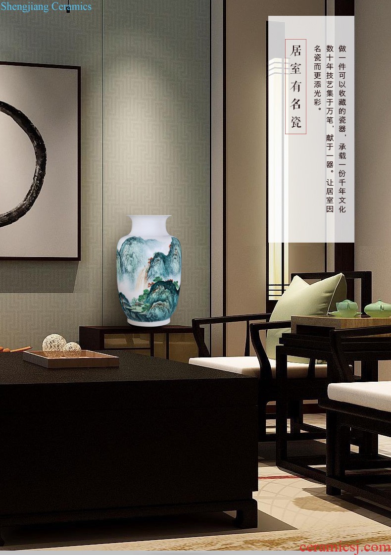 Jingdezhen ceramics hand-painted painting of flowers and dry flower vase charactizing a collection of new Chinese style sitting room adornment is placed