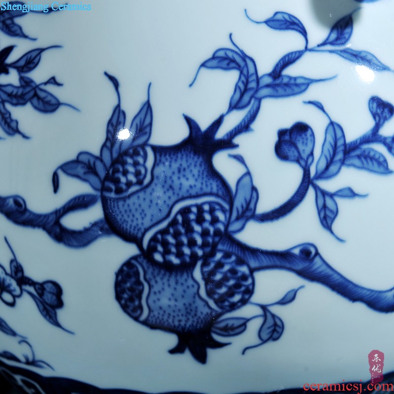 Jingdezhen ceramics masters hand-painted scenery vases, flower arranging Chinese style household crafts sitting room adornment is placed