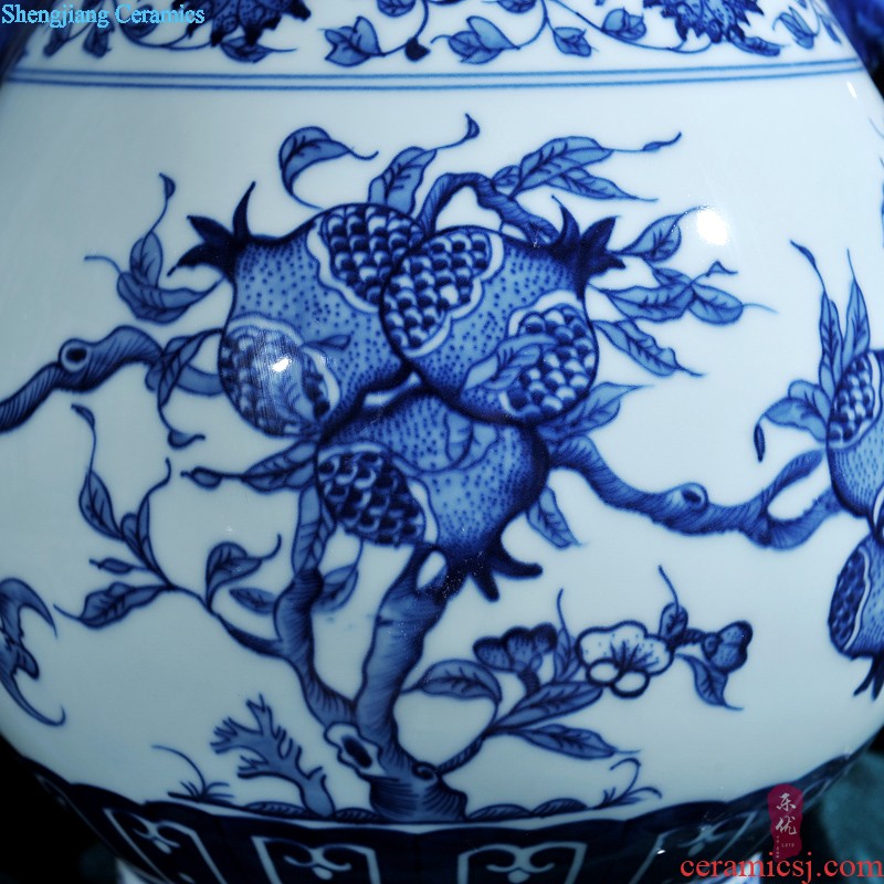 Jingdezhen ceramics masters hand-painted scenery vases, flower arranging Chinese style household crafts sitting room adornment is placed