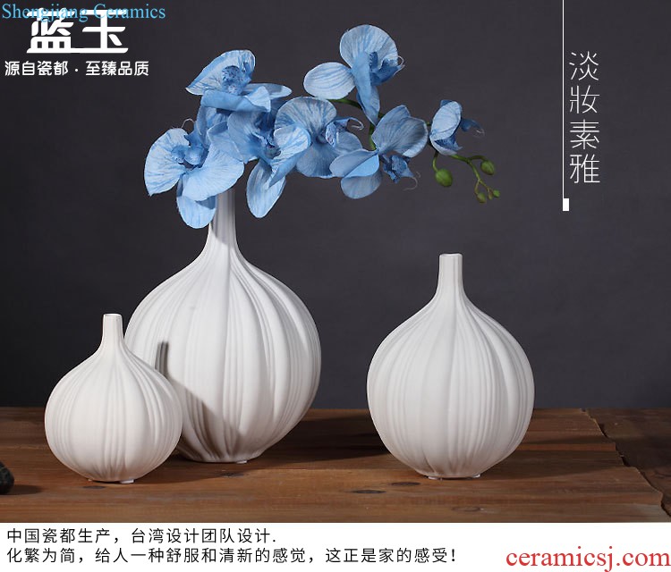 Jingdezhen ceramic new Chinese vase furnishing articles sitting room dry flower arranging flowers household soft adornment green China arts and crafts