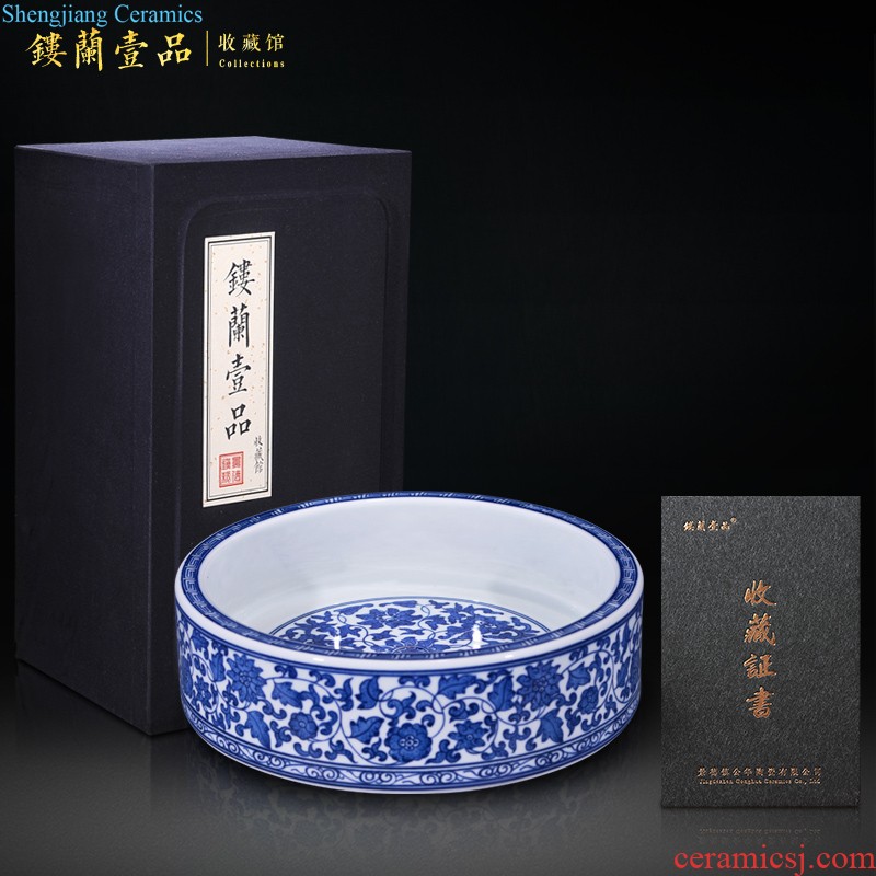 Master of jingdezhen ceramics hand-painted enamel vase Charactizing a fine spring Modern home sitting room adornment is placed