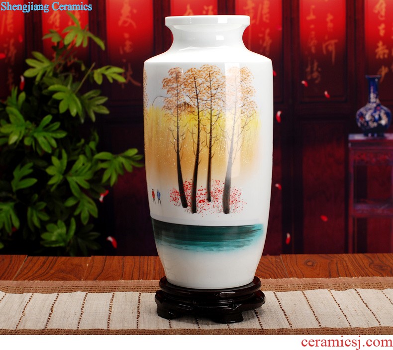 Hand-painted chrysanthemum patterns of blue and white porcelain of jingdezhen ceramics surface square vase furnishing articles study calligraphy and painting is received