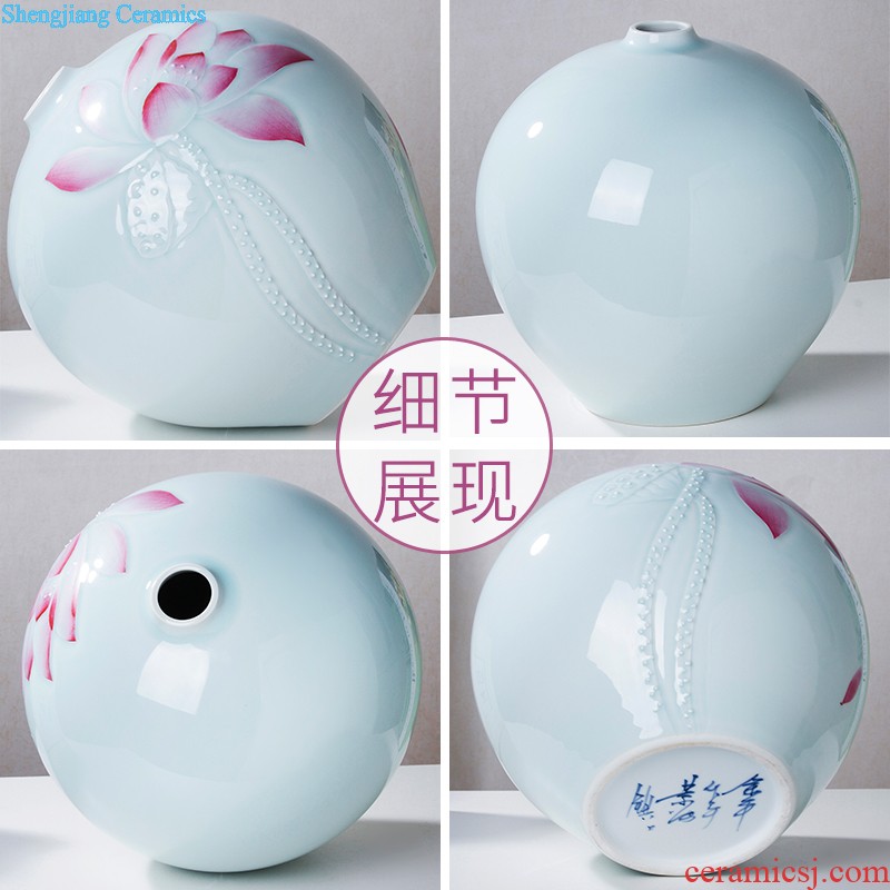 Famous master of jingdezhen ceramics hand-painted thin foetus vases, flower arrangement of modern Chinese style home sitting room adornment is placed