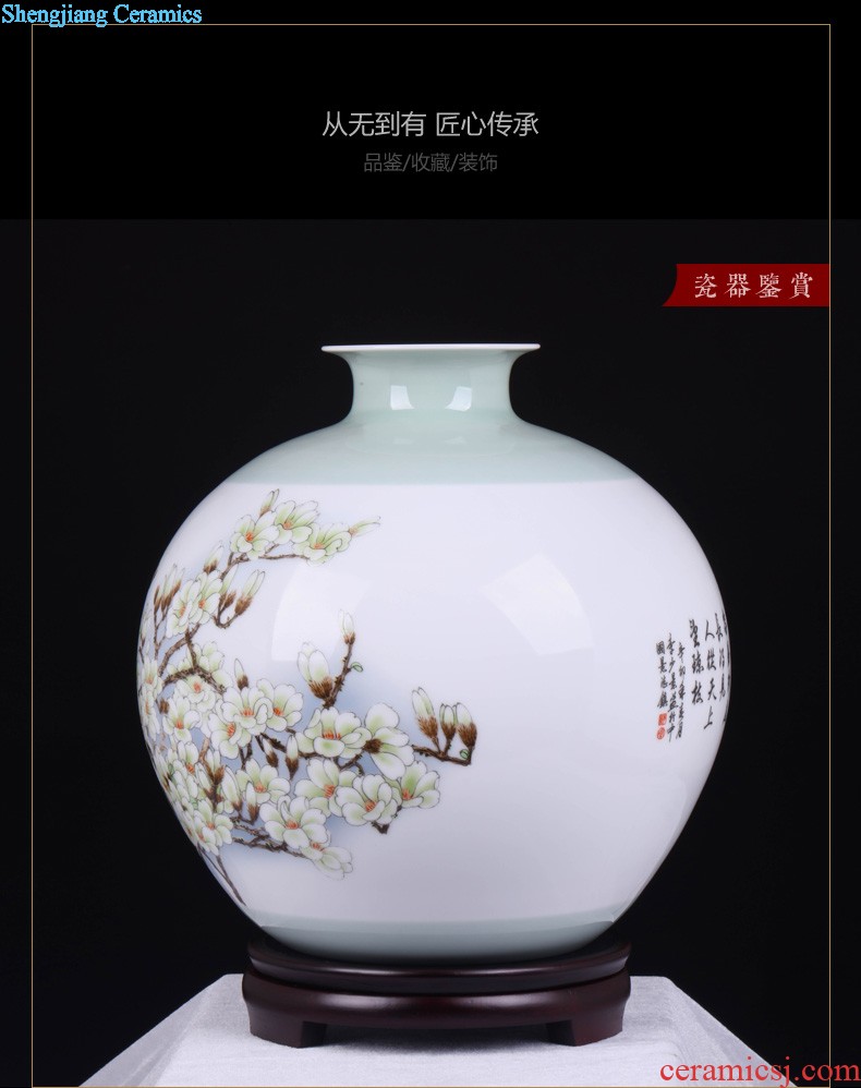 Jingdezhen ceramics furnishing articles Famous bottles hand painted yellow lotus flower implement new Chinese handicraft decoration in the living room