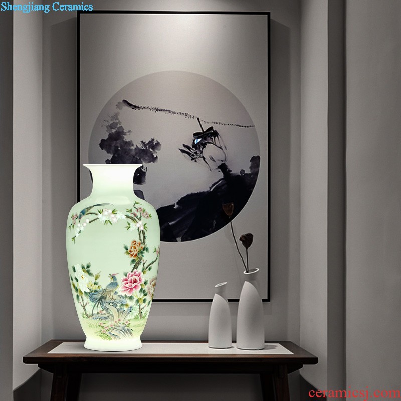 Jingdezhen ceramics lrene hand-painted yu le figure vase flower arranging, furnishing articles sitting room of Chinese style household decorations