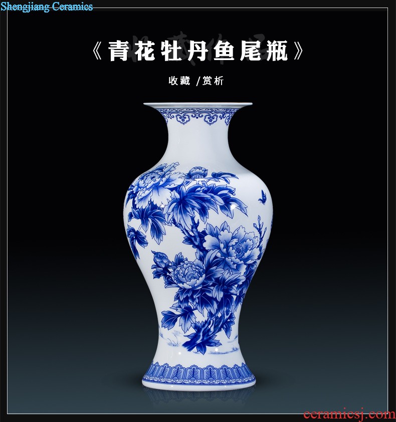 Jingdezhen porcelain vases, antique hand-painted color of blue and white porcelain cover pot Chinese style classical sitting room adornment is placed