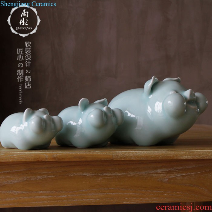 Rain tong home | jingdezhen ceramics creative manual shadow celadon furnishing articles snail animal porcelain porcelain decoration in study