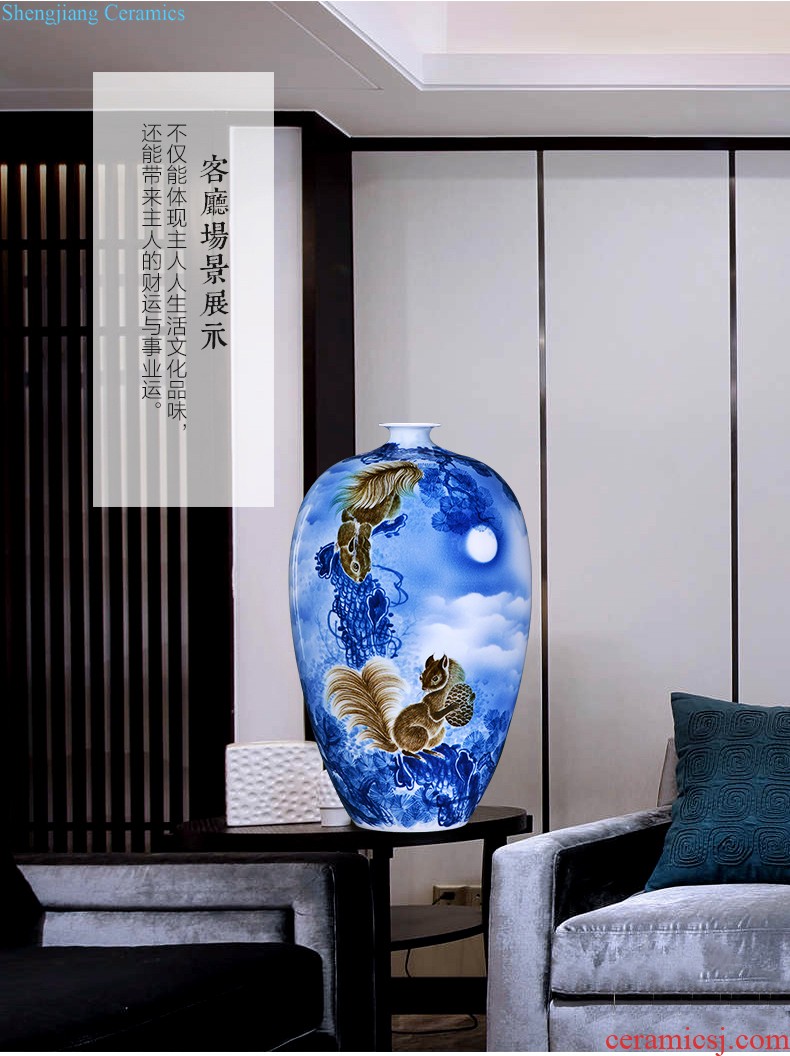 Jingdezhen ceramic vase furnishing articles hand-painted creative retro blue and white porcelain porcelain of sitting room home furnishing articles