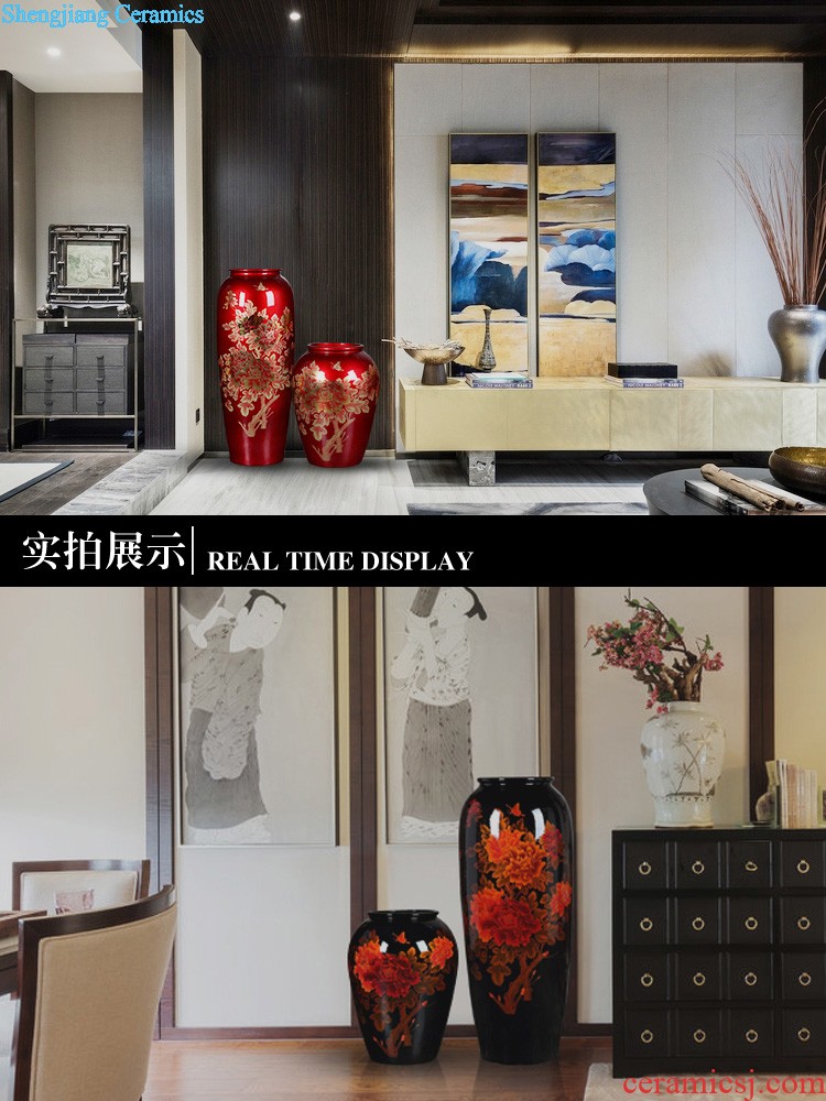 Jingdezhen ceramics flower decorations Famous shops open New Chinese style household furnishing articles in the living room