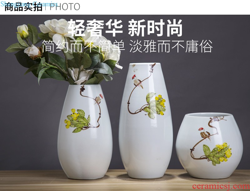 Jingdezhen ceramics vase furnishing articles sitting room creative new rich ancient frame dried flowers flower arrangement of Chinese style household ornaments