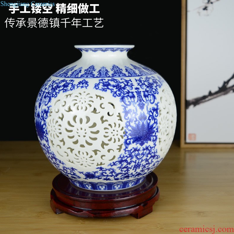 Jingdezhen crystalline glaze ceramic vase dried flowers flower arrangement sitting room european-style table creative household soft adornment is placed