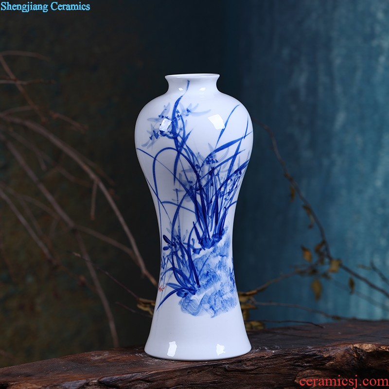 Jingdezhen ceramics Antique landscape of blue and white porcelain vases, flower receptacle The modern home decoration crafts are sitting room