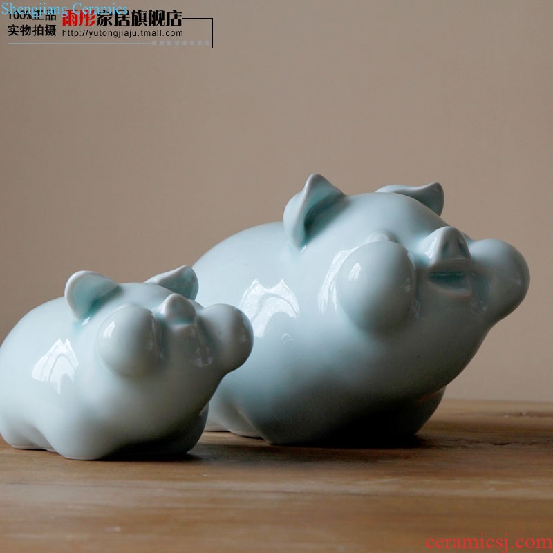 Rain tong home | jingdezhen ceramics creative manual shadow celadon furnishing articles snail animal porcelain porcelain decoration in study