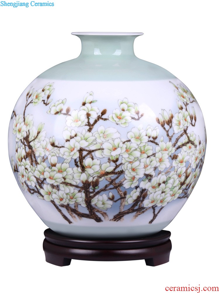 Jingdezhen ceramics furnishing articles Famous bottles hand painted yellow lotus flower implement new Chinese handicraft decoration in the living room