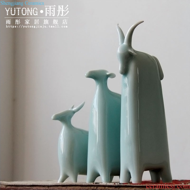 Rain tong home | shadow green ceramic porcelain carving small animals rabbits mini desktop small place decoration home decoration