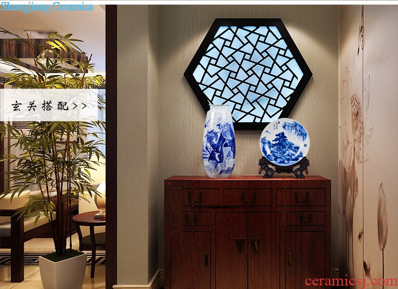 Famous master of jingdezhen ceramics hand-painted thin foetus vases, flower arrangement of modern Chinese style home sitting room adornment is placed