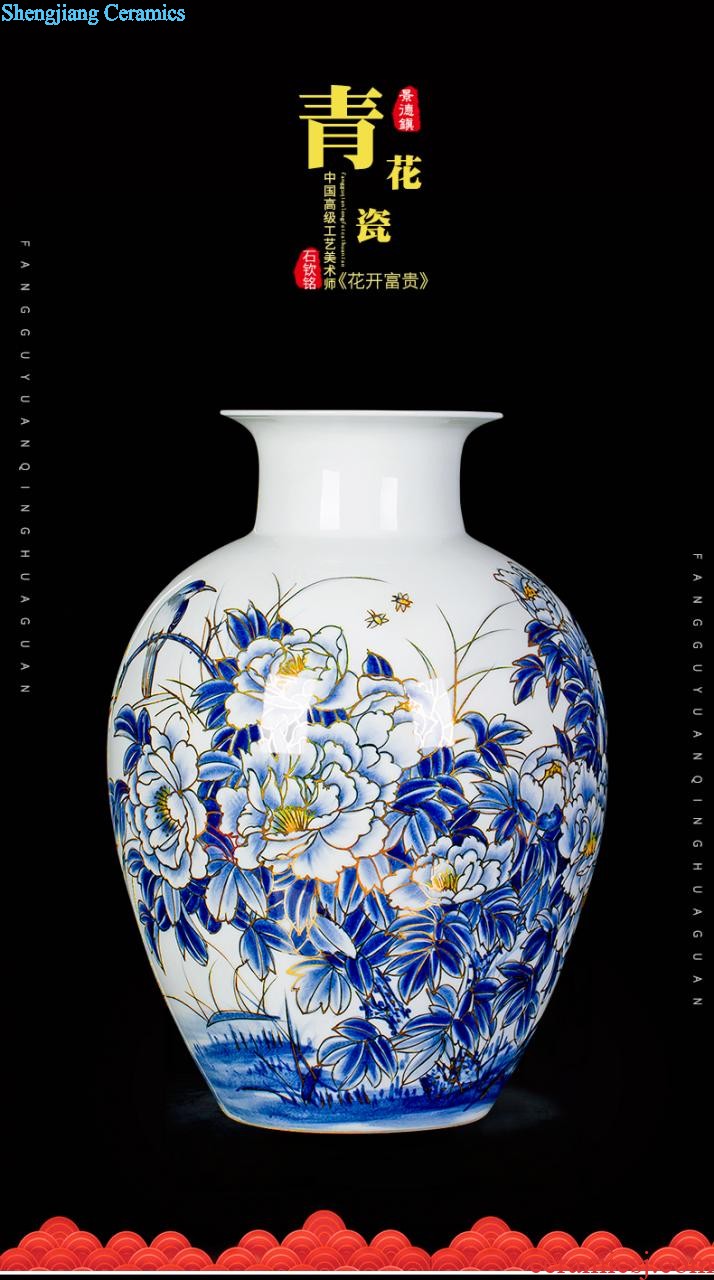 Jingdezhen ceramics imitation qing qianlong pastel vases, flower arranging antique Chinese rich ancient frame sitting room adornment is placed