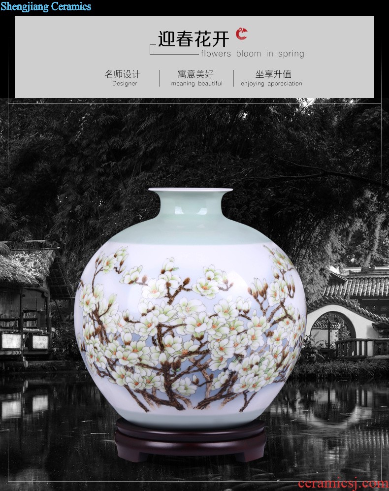 Jingdezhen ceramics furnishing articles Famous bottles hand painted yellow lotus flower implement new Chinese handicraft decoration in the living room