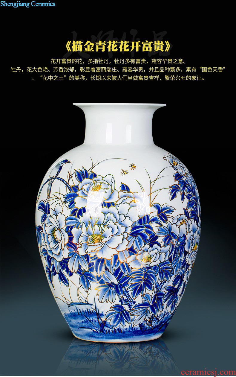 Jingdezhen ceramics imitation qing qianlong pastel vases, flower arranging antique Chinese rich ancient frame sitting room adornment is placed