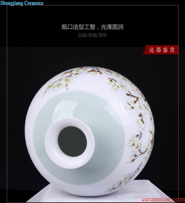 Jingdezhen ceramics furnishing articles Famous bottles hand painted yellow lotus flower implement new Chinese handicraft decoration in the living room