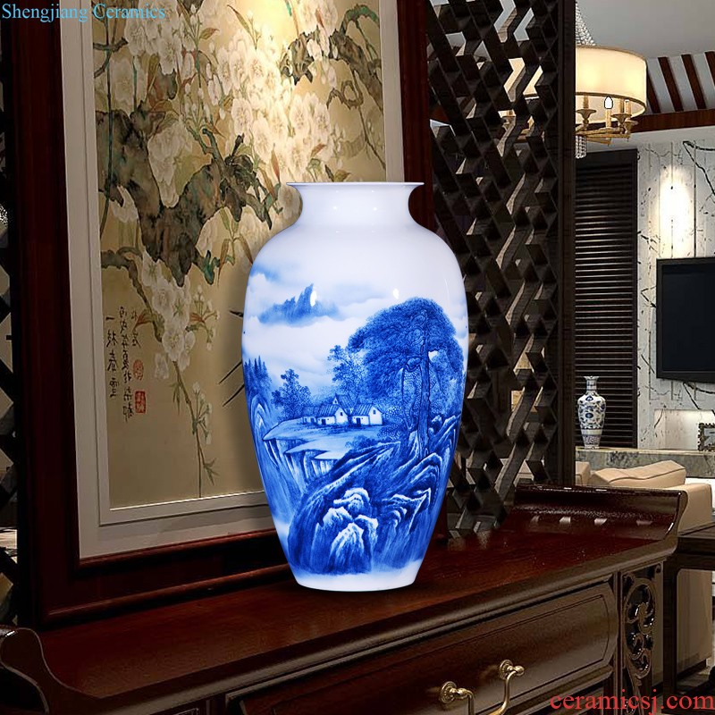 Jingdezhen ceramics furnishing articles hand-painted blue and white porcelain vases, flower arrangement of Chinese style restoring ancient ways is the sitting room bookcase home decoration