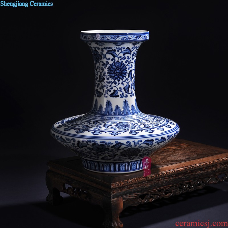 Jingdezhen ceramics Gold kirin blue and white porcelain vase spit bead Contemporary and fashionable sitting room adornment is placed process