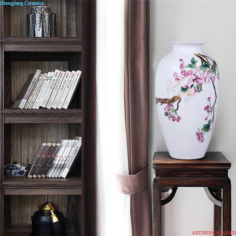 Jingdezhen ceramic vase hand-painted pastel roses handicraft furnishing articles Chinese porcelain vases, flower arranging the living room