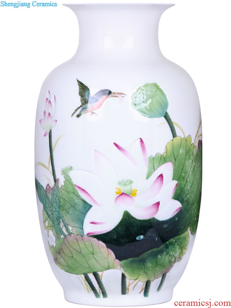 Jingdezhen ceramics large blue and white porcelain vase hand-painted Chinese style household knife clay sitting room adornment is placed