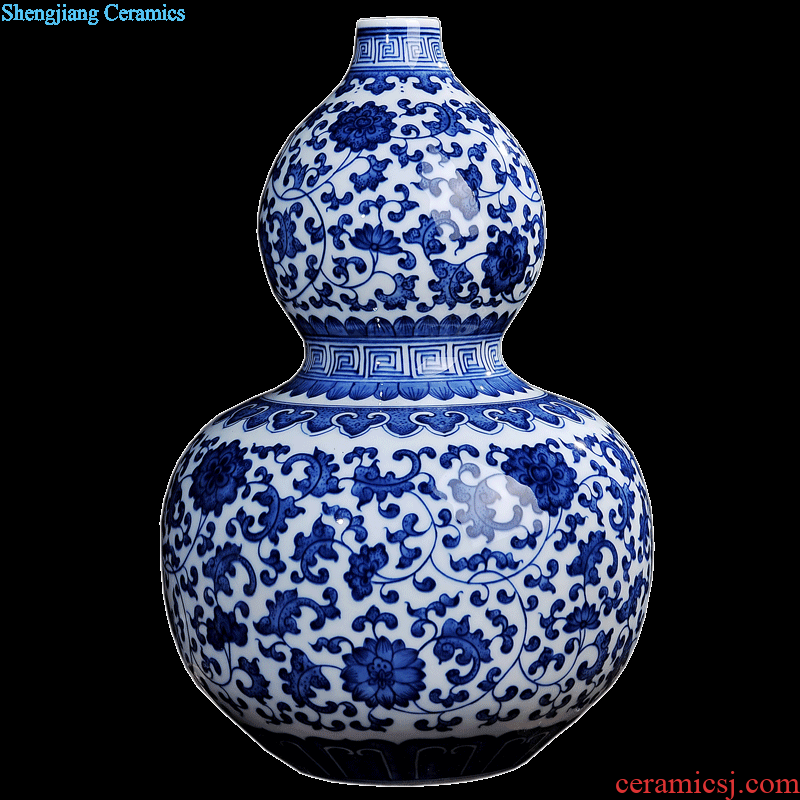 Jingdezhen ceramics hand-painted archaize colored enamel flower gourd vases, Chinese arts and crafts home furnishing articles in the living room