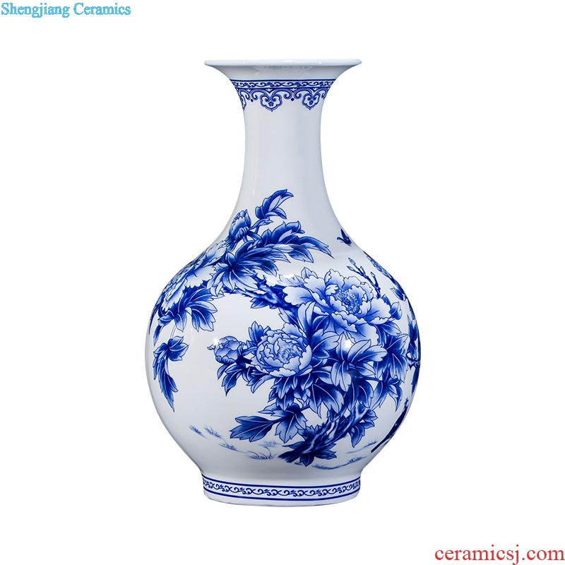 Jingdezhen porcelain vases, antique hand-painted color of blue and white porcelain cover pot Chinese style classical sitting room adornment is placed