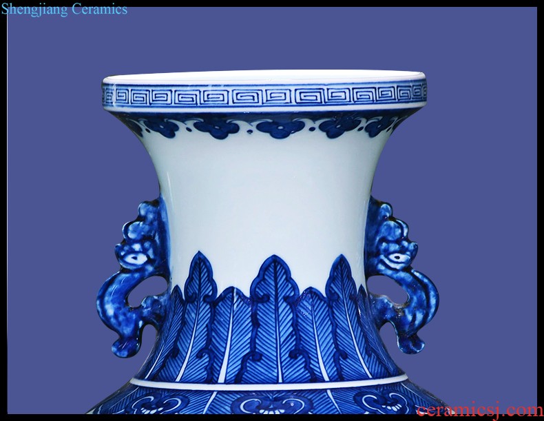 Blue and white porcelain of jingdezhen ceramics creative household adornment antique hand-painted vases, flower arranging furnishing articles of Chinese style restoring ancient ways