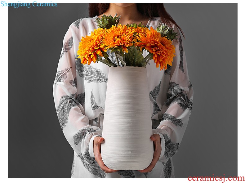 Vase furnishing articles flower arranging contracted sitting room small and pure and fresh household ceramic vase desktop Nordic flower vase decoration