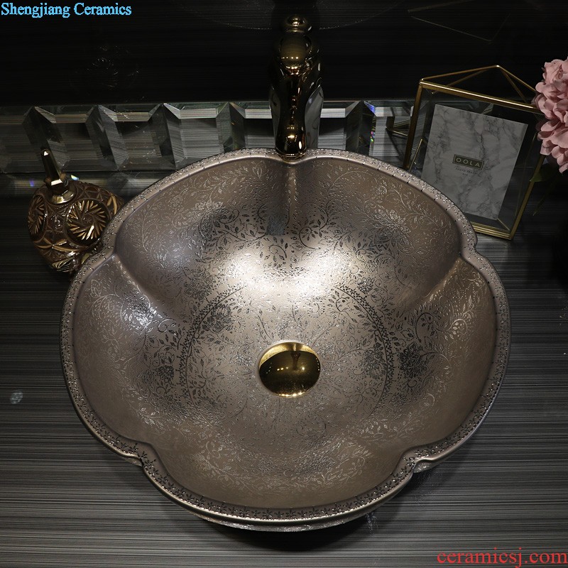 Gold cellnique square on the sink water basin European household ceramics washs a face of the basin that wash a face plate of one meter sunshine