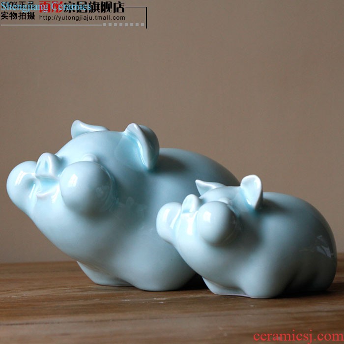 Rain tong home | jingdezhen ceramics creative manual shadow celadon furnishing articles snail animal porcelain porcelain decoration in study