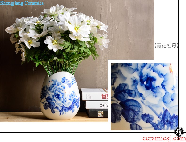 Classic blue and white porcelain vase cb32 jingdezhen ceramics sitting room adornment is placed the general tank storage tank caddy