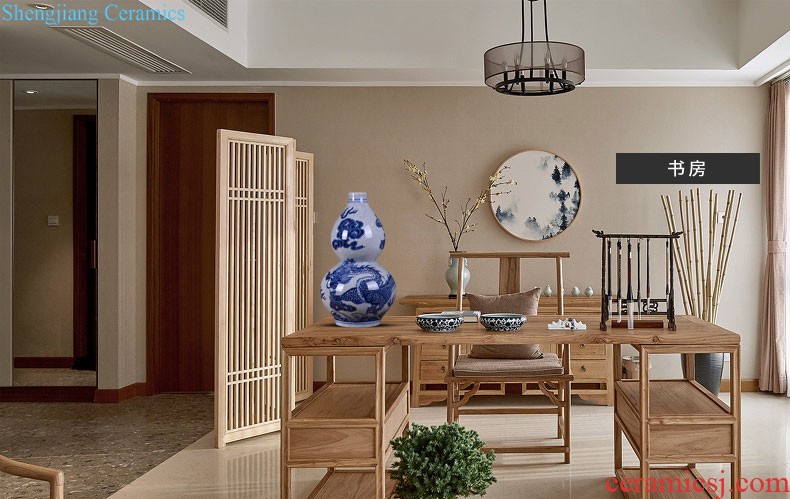 Jingdezhen ceramics hand blue and white porcelain vase large sitting room of new Chinese style household adornment TV ark furnishing articles