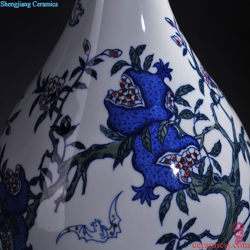 Jingdezhen ceramics Gold sweet design of blue and white porcelain vase Modern fashion decoration crafts are sitting room