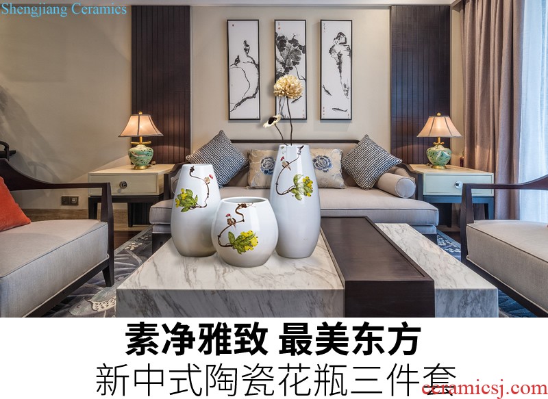 Jingdezhen ceramics vase furnishing articles sitting room creative new rich ancient frame dried flowers flower arrangement of Chinese style household ornaments