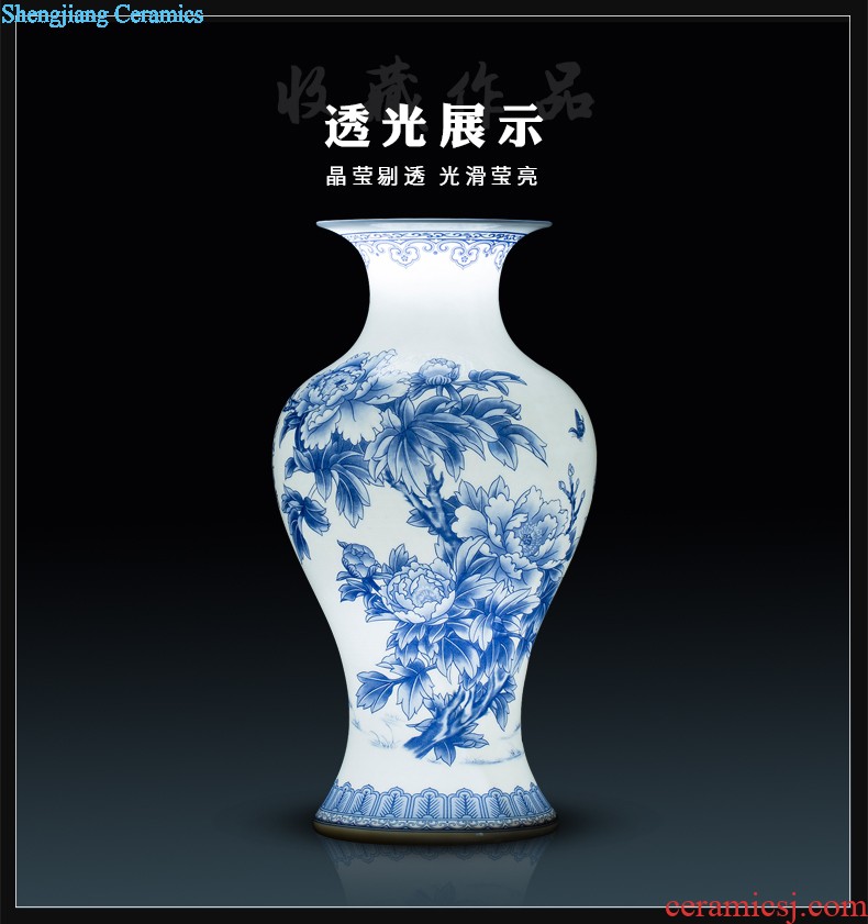 Jingdezhen porcelain vases, antique hand-painted color of blue and white porcelain cover pot Chinese style classical sitting room adornment is placed