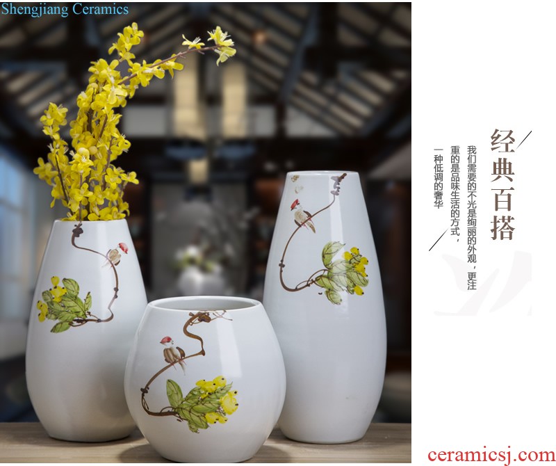 Jingdezhen ceramics vase furnishing articles sitting room creative new rich ancient frame dried flowers flower arrangement of Chinese style household ornaments