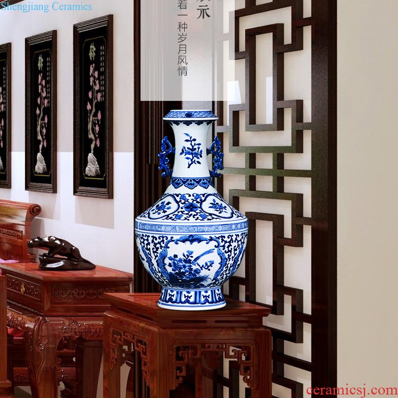 Jingdezhen ceramic flower arrangement of blue and white porcelain vase furnishing articles of Chinese style restoring ancient ways home sitting room TV ark adornment porcelain