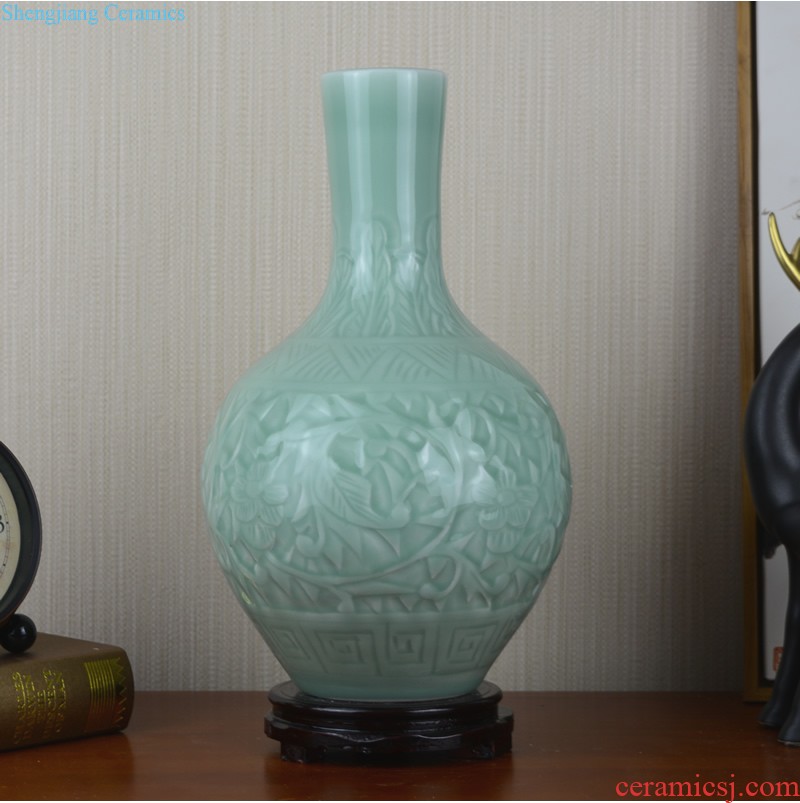 Jingdezhen ceramics hand-painted lotus flower vase Chinese style living room TV cabinet porch household adornment handicraft furnishing articles