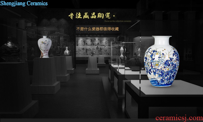 Jingdezhen ceramics imitation qing qianlong pastel vases, flower arranging antique Chinese rich ancient frame sitting room adornment is placed