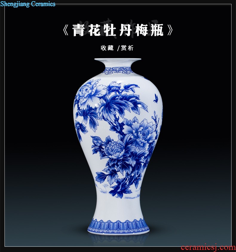 Jingdezhen porcelain vases, antique hand-painted color of blue and white porcelain cover pot Chinese style classical sitting room adornment is placed