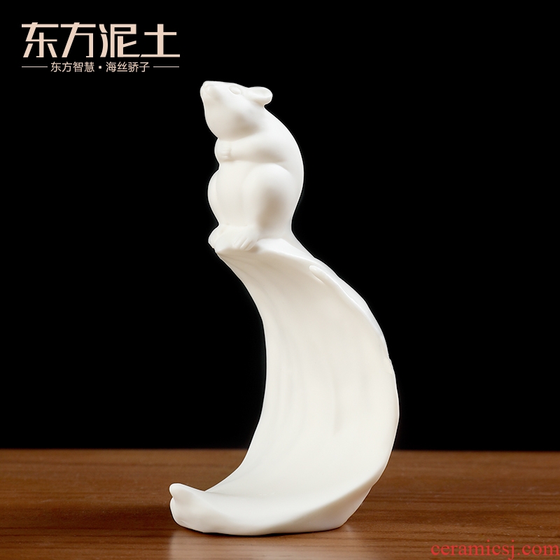 Oriental clay ceramic mice furnishing articles 2020 year of the rat mascot rat dehua white porcelain art decorative arts and crafts