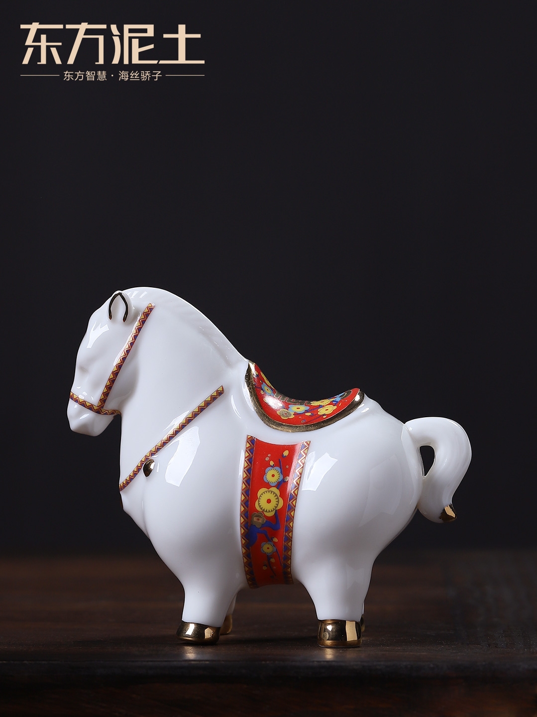 The east mud horse furnishing articles ceramics handicraft horse office desktop tang decoration accessories small delicate red