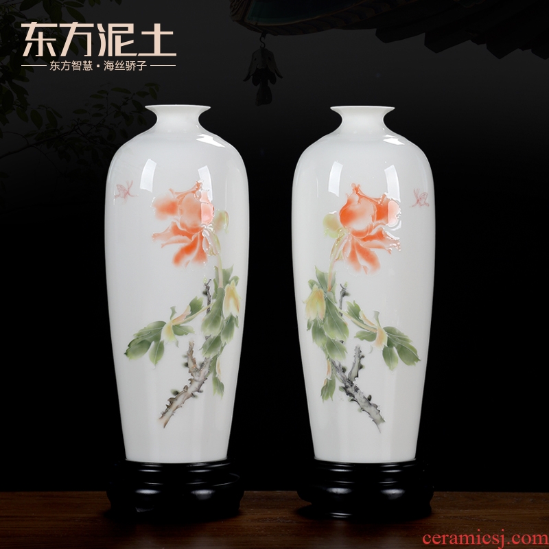 Oriental clay ceramic hand - made vase is placed a pair of Chinese classical/butterfly love deep rich ancient frame sitting room decoration