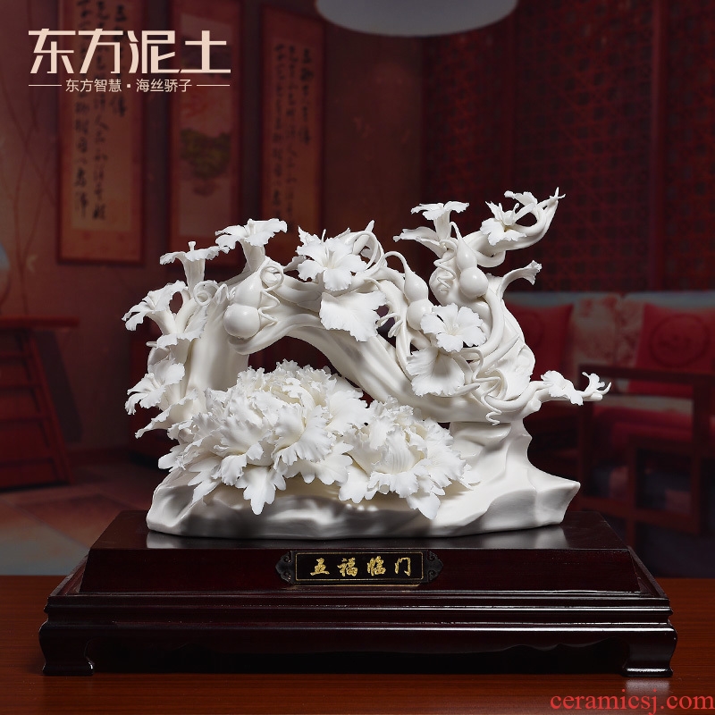 Oriental clay ceramic flower is placed what Chinese style living room party decorations version into gifts/five blessings