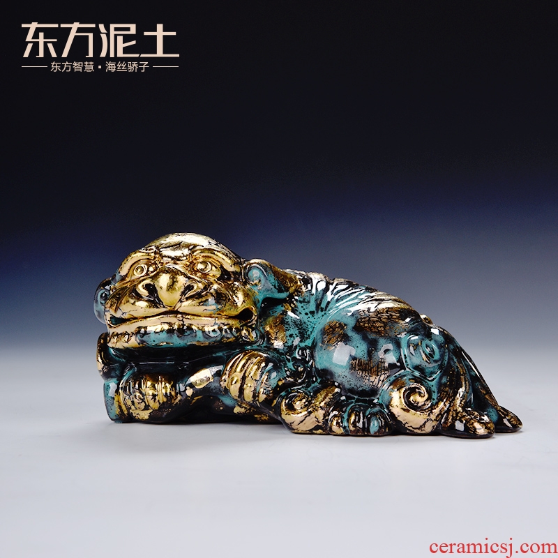 Oriental clay ceramic artisans Zhang Chang the teacher Lin, a bronze color series art/lion lion