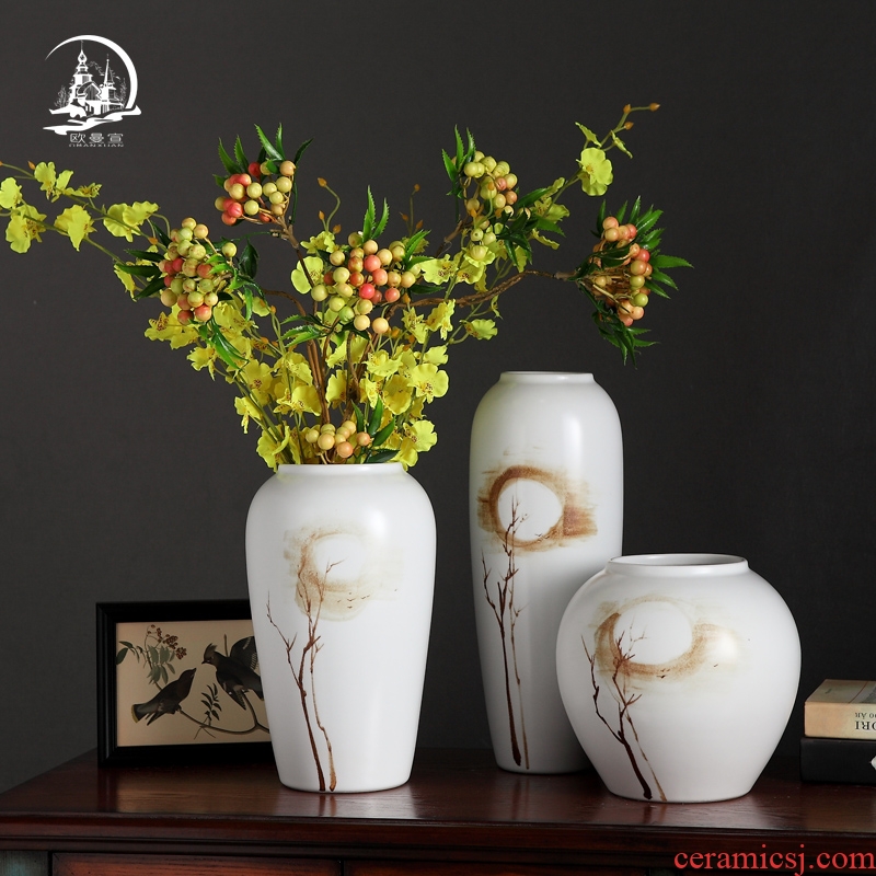 Jingdezhen modern ceramic vases, creative home sitting room porch TV ark, dried flowers, flower arrangement, adornment is placed